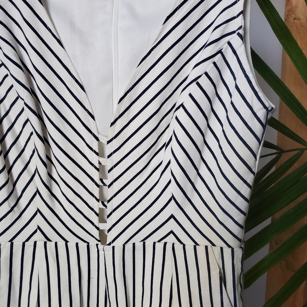 Maim Strip jumpsuit w/ black & white stripes